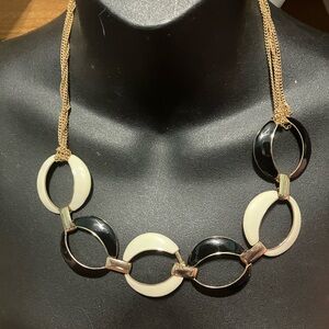 Necklace bib vintage enamel gold tone black cream
Deco reversible